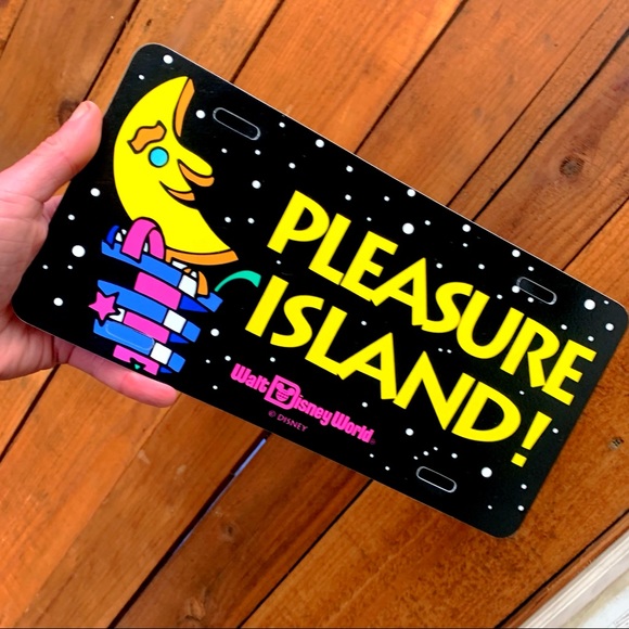 Disney’s Pleasure Island License Plate Decal (original) - Picture 6 of 15